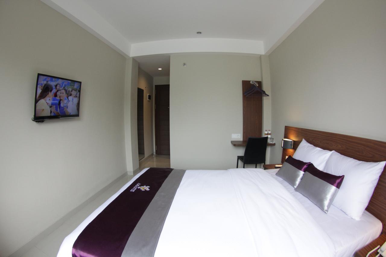 Amantis Hotel Demak Habitación foto