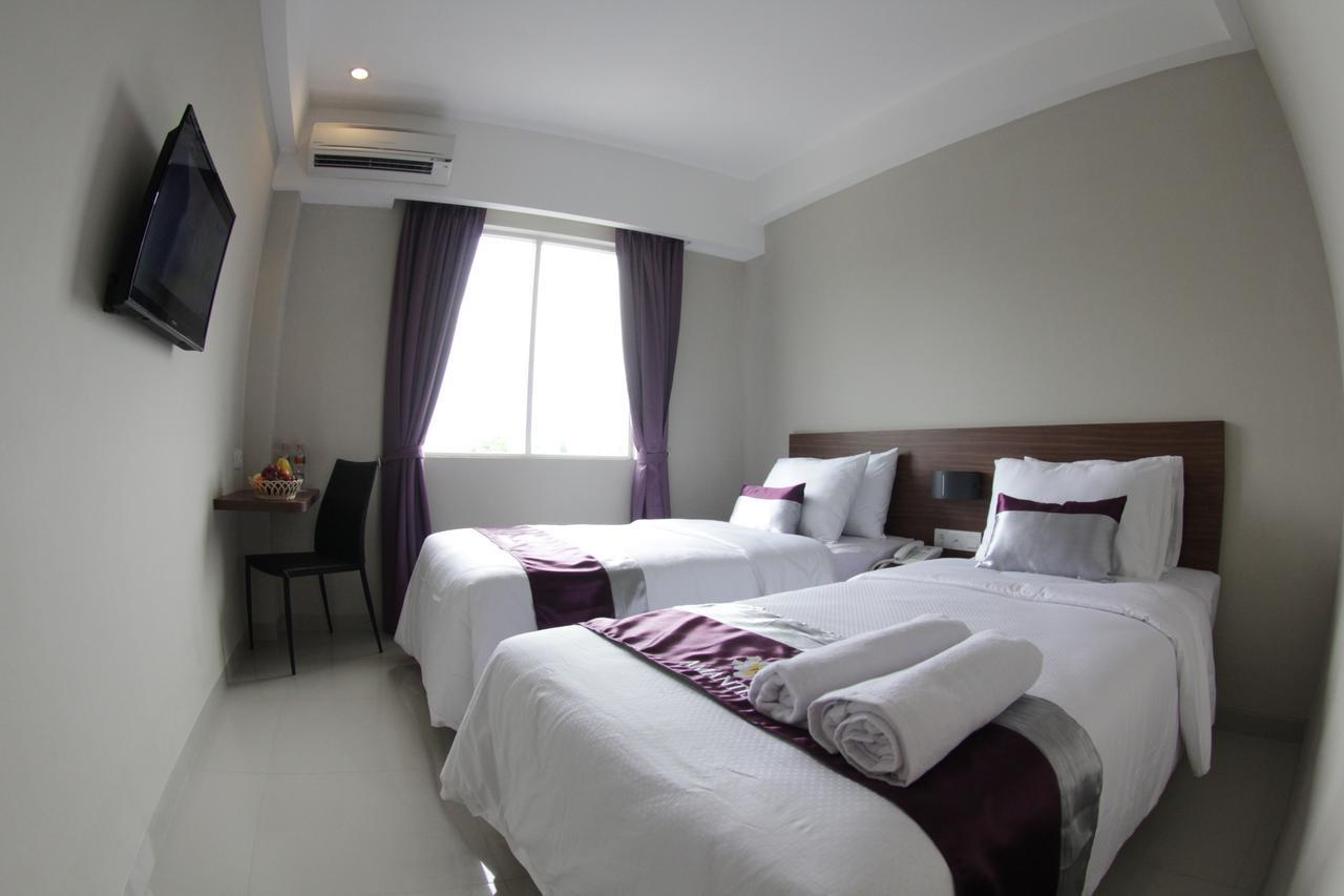 Amantis Hotel Demak Habitación foto